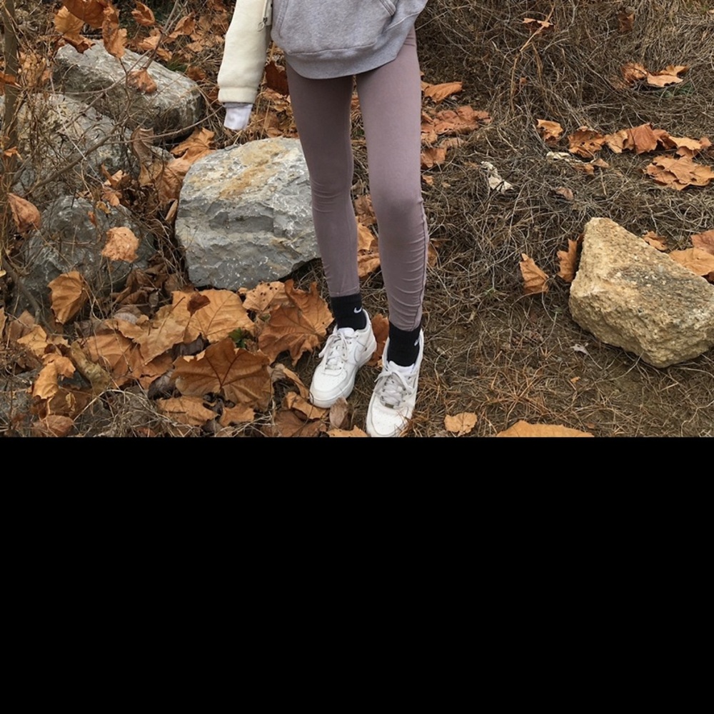 Light violet Lululemon leggings